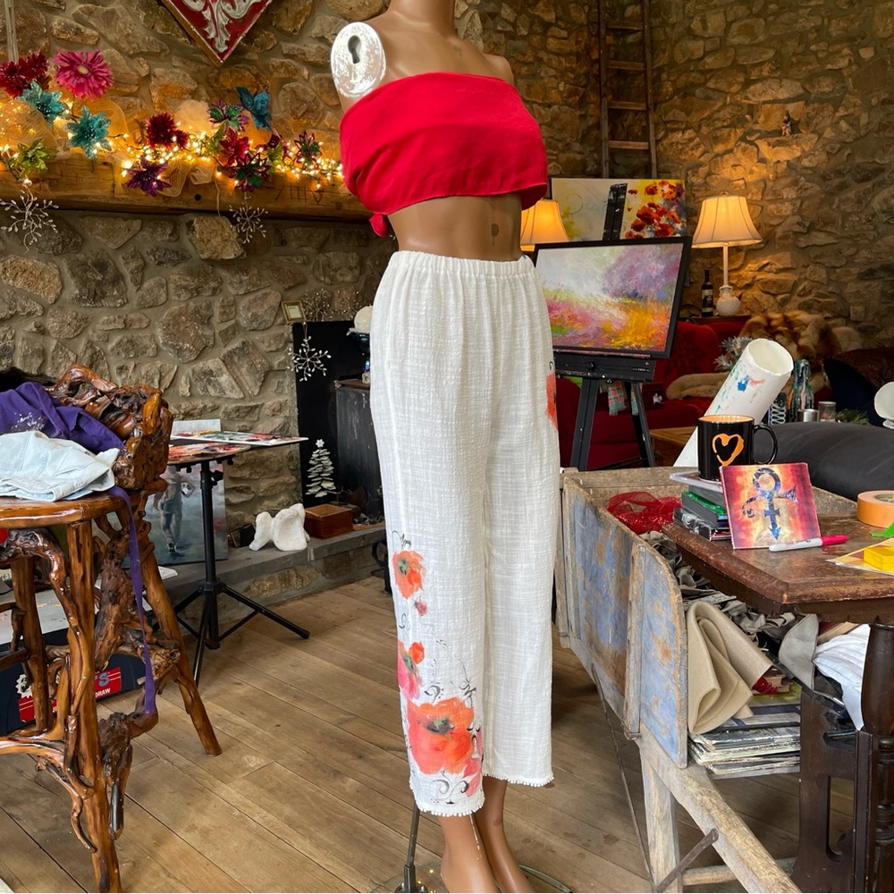 White linen blend pants Capri size small stretch waist sheer handpainted 00AK